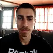 Profesor de apoyo para alumnos de primaria, dispuesto a ayudar en cualquier materia